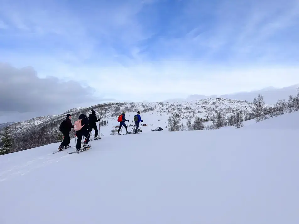 Sneeuwschoenen in Voss met Outdoor Noorwegen-23